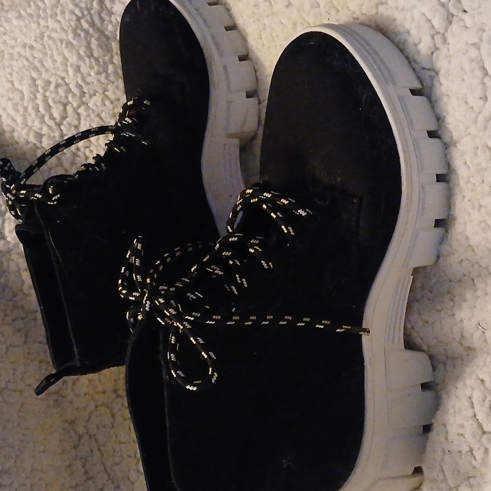 Guess Stylish Black Women's Boots 8.5 - Picture 9 of 9